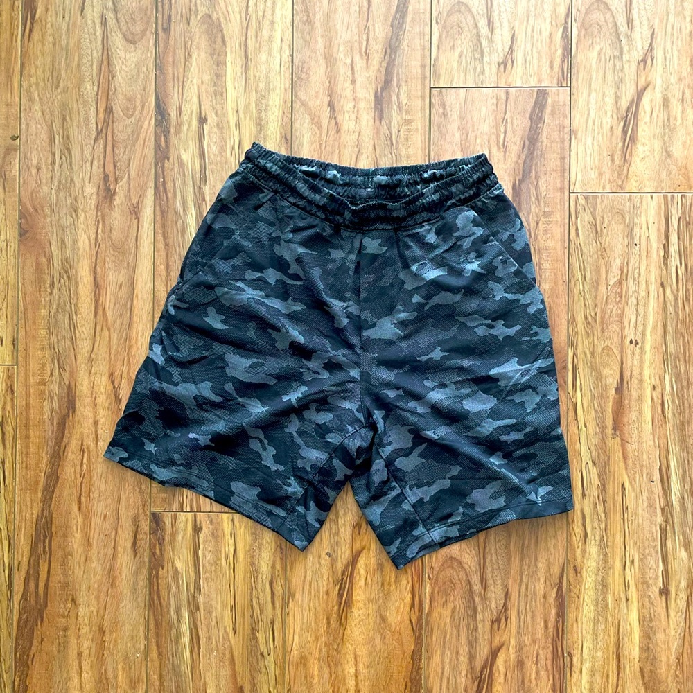 Lululemon 7” S Pace Breaker